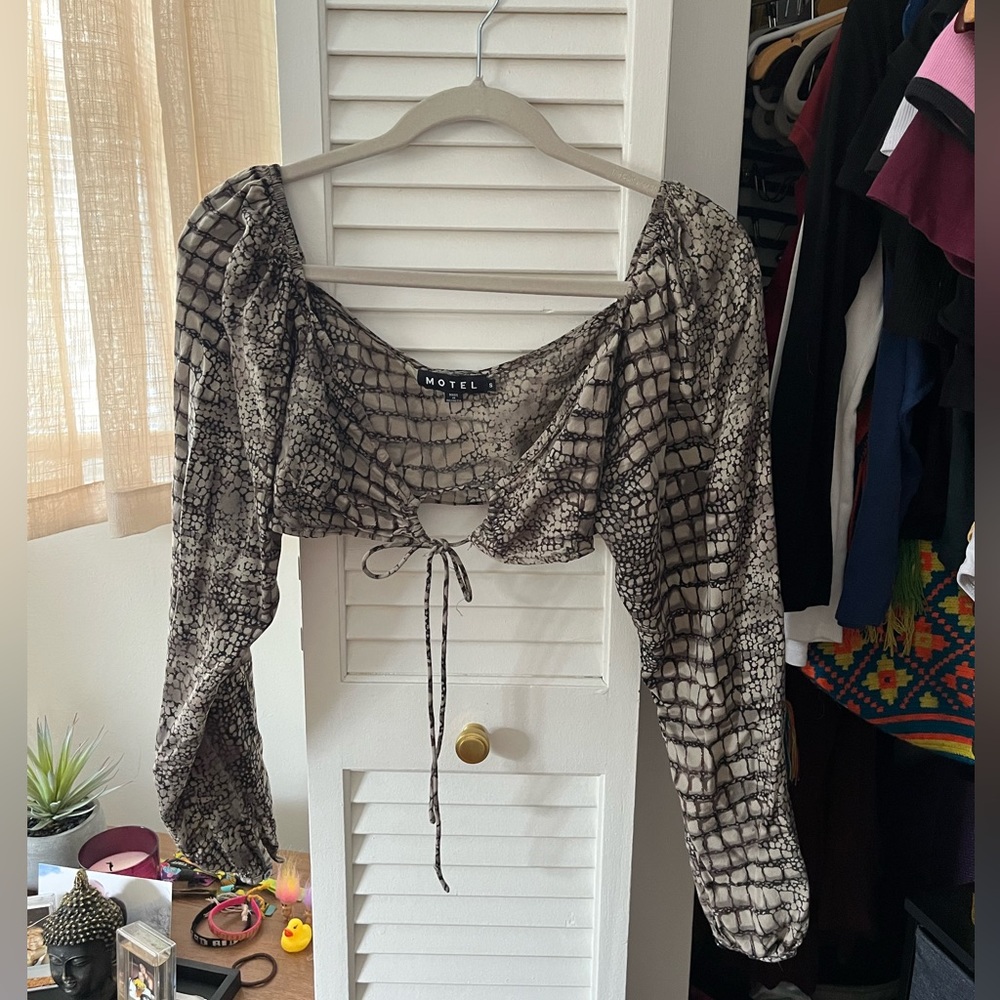 Motel rocks crop top